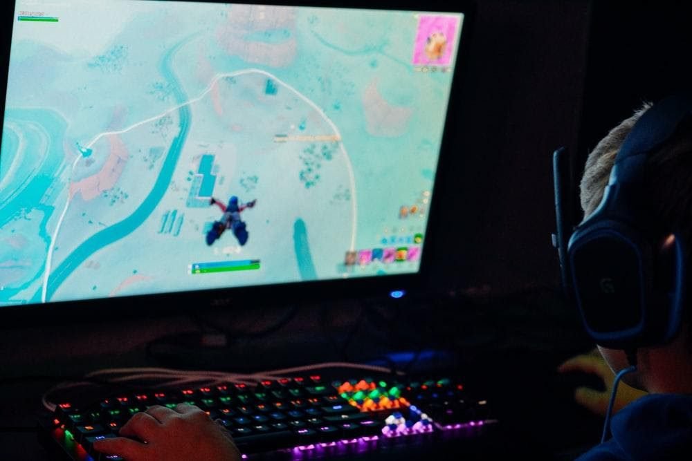 Gaming on RGB PC