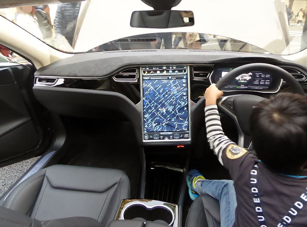 Top 5 tech features you should have on your next car